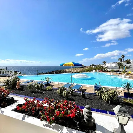 Nudist With Pool View And One Bedroom In Lanzarote 查德尔帕罗奥