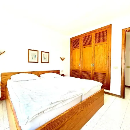 Nudist With Pool View And One Bedroom In Lanzarote 公寓