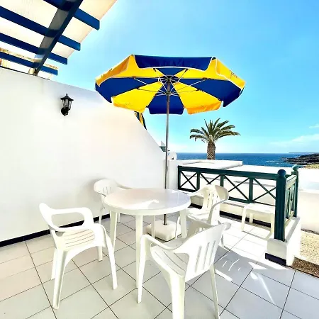 Nudist With Pool View And One Bedroom In Lanzarote 查德尔帕罗奥