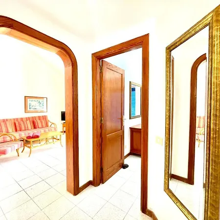 Nudist With Pool View And One Bedroom In Lanzarote 公寓