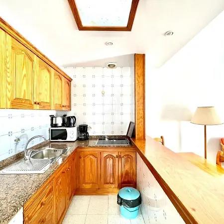 Nudist With Pool View And One Bedroom In Lanzarote 查德尔帕罗奥